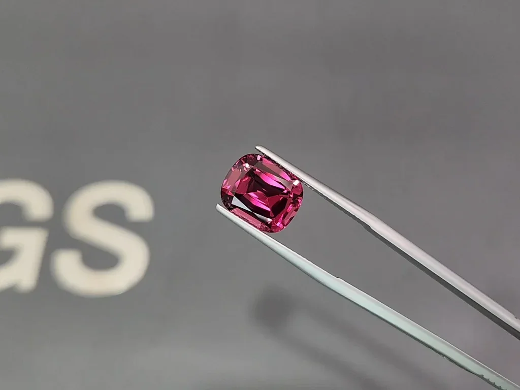 Garnet rhodolite cushion cut  6.79 carats, Tanzania Image №3
