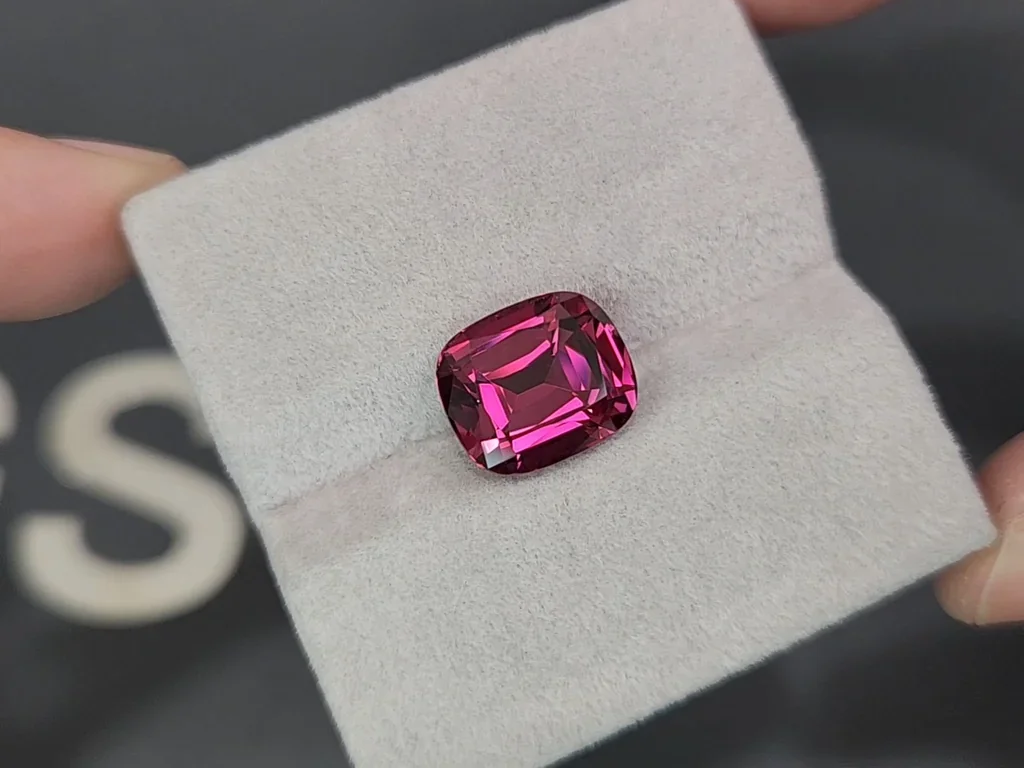 Garnet rhodolite cushion cut  6.79 carats, Tanzania Image №4