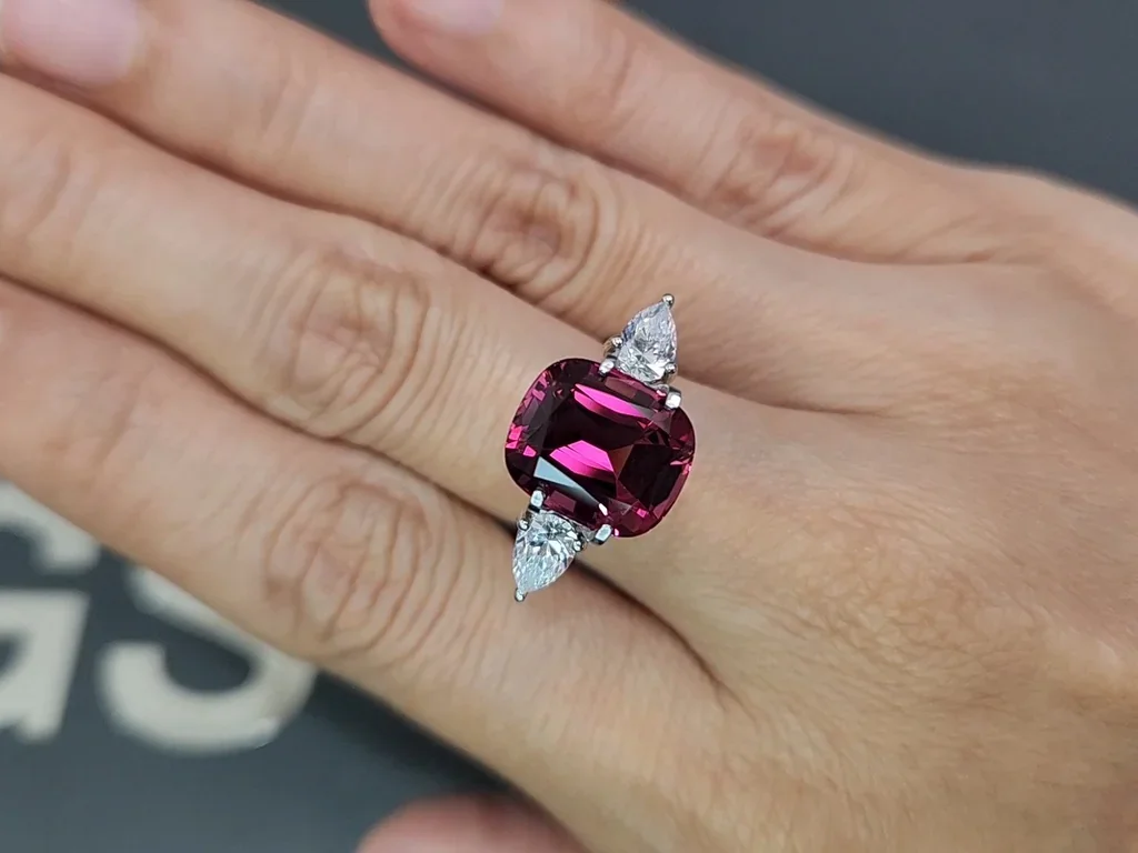 Garnet rhodolite cushion cut  6.79 carats, Tanzania Image №5