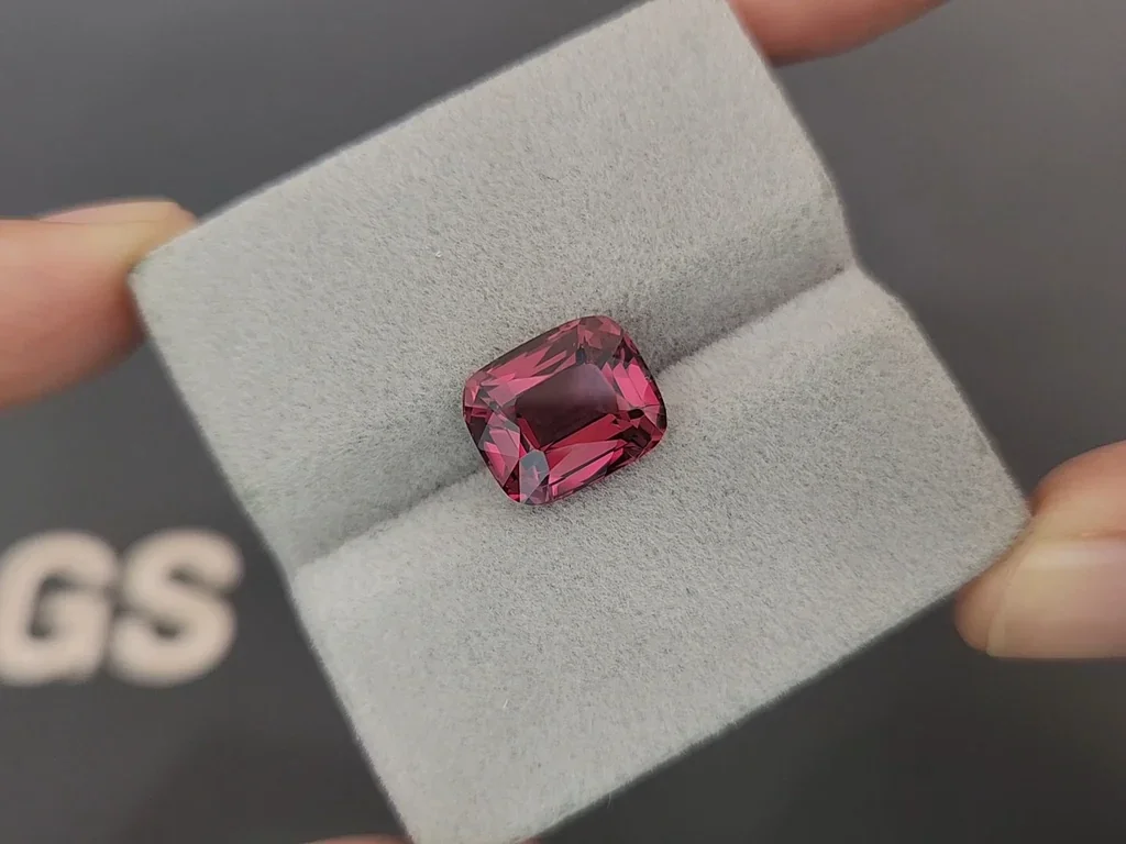 Purple garnet cushion cut 5.89 carats, Africa Image №4