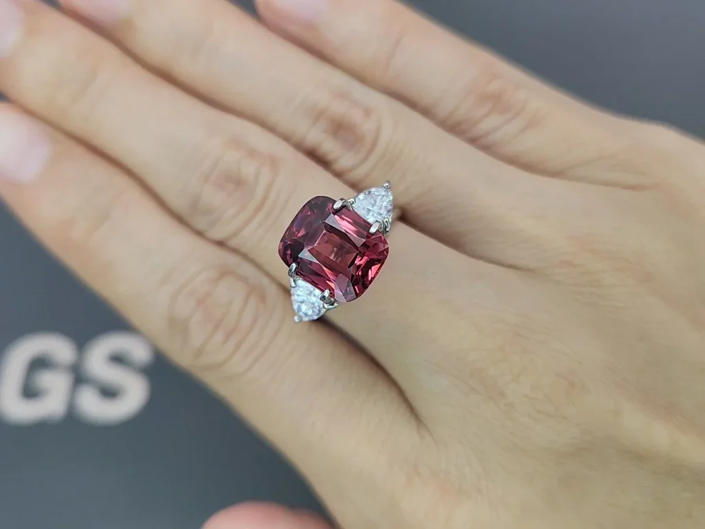 Purple garnet cushion cut 5.89 carats, Africa Image №5