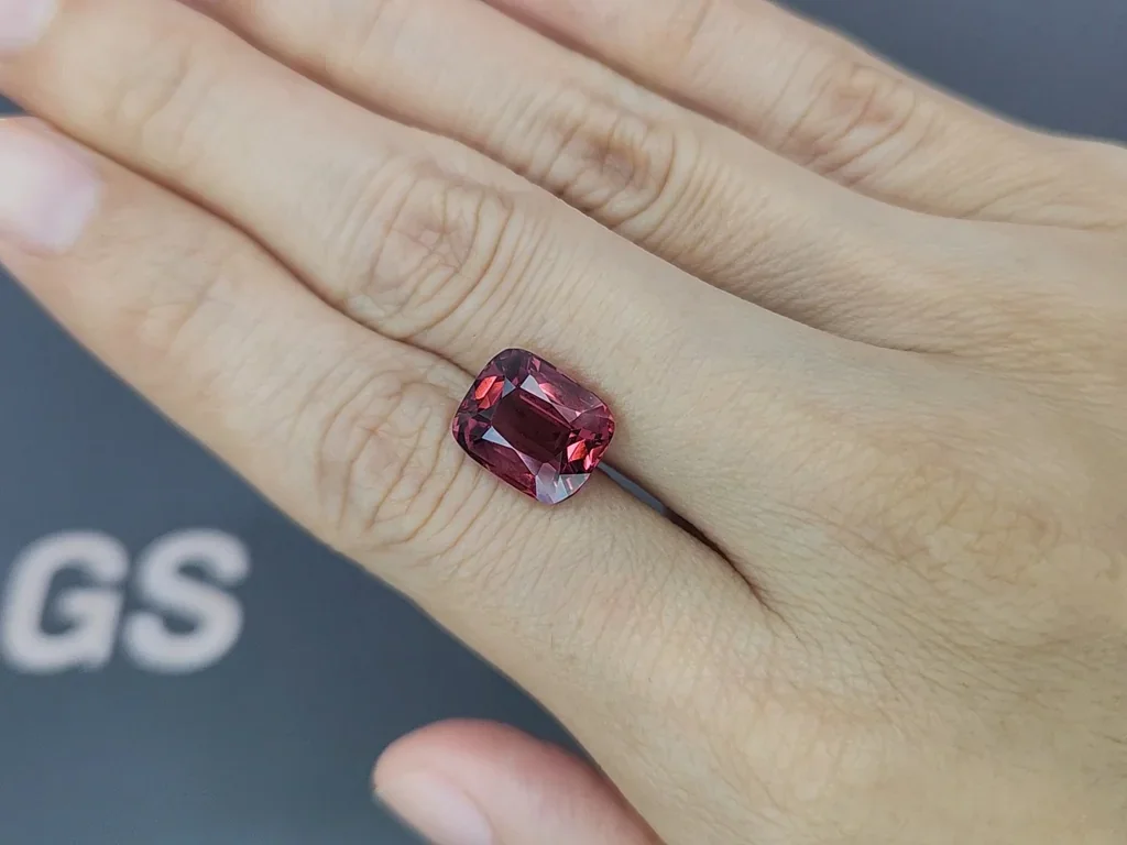 Purple garnet cushion cut 5.89 carats, Africa Image №2