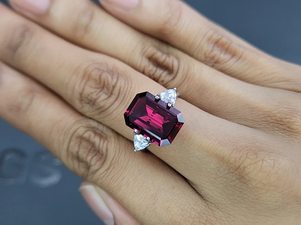 Garnet rhodolite octagon cut 7.96 carats, Madagascar Image №5