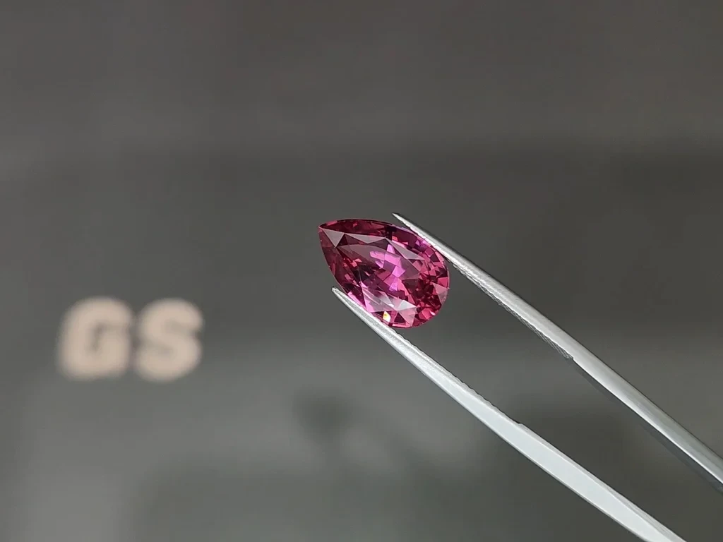 Spinel Vivid pink purple pear cut  5.01 carats, Tanzania Image №3