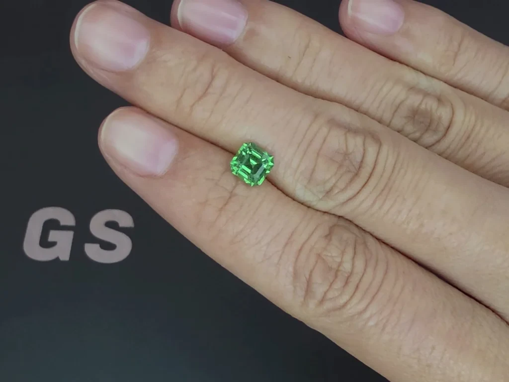 Tsavorite garnet asscher cut 1.08 carats, Tanzania Image №2