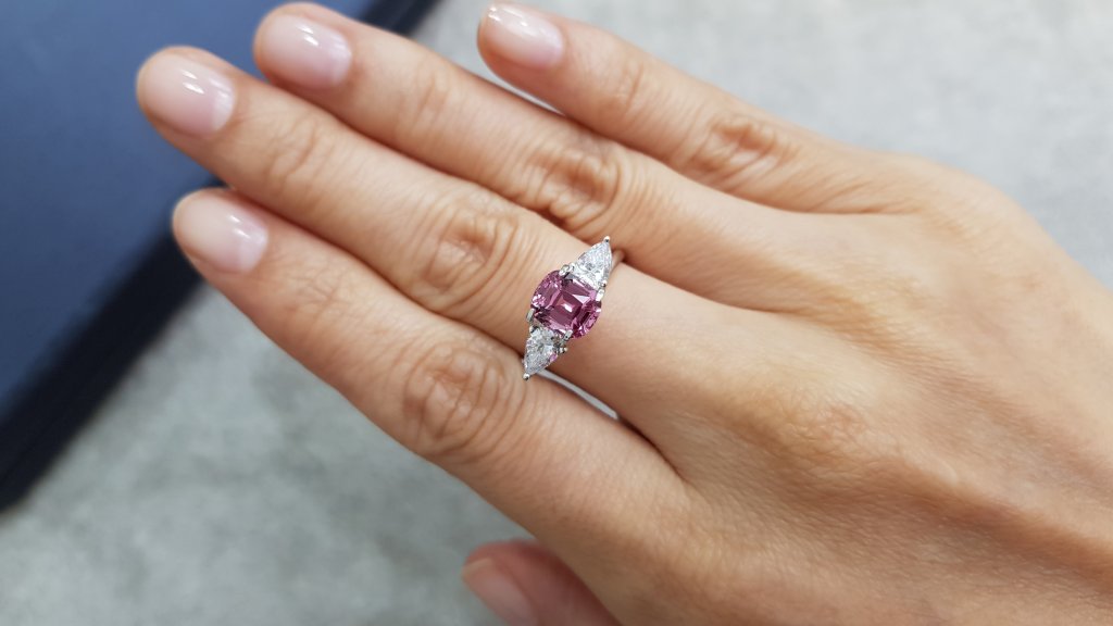 Pink cushion cut spinel 2.07 carats, Tajikistan Image №4