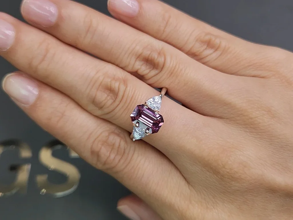 Burmese pink spinel in octagon cut 2.12 carats Image №5