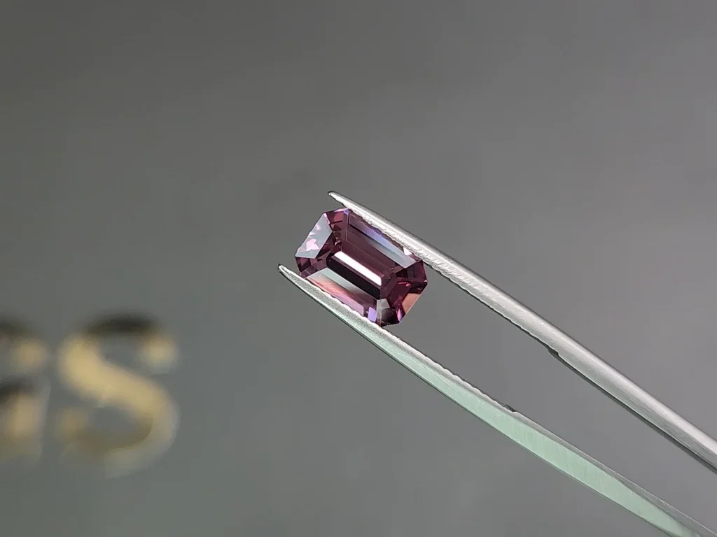 Burmese pink spinel in octagon cut 2.12 carats Image №3