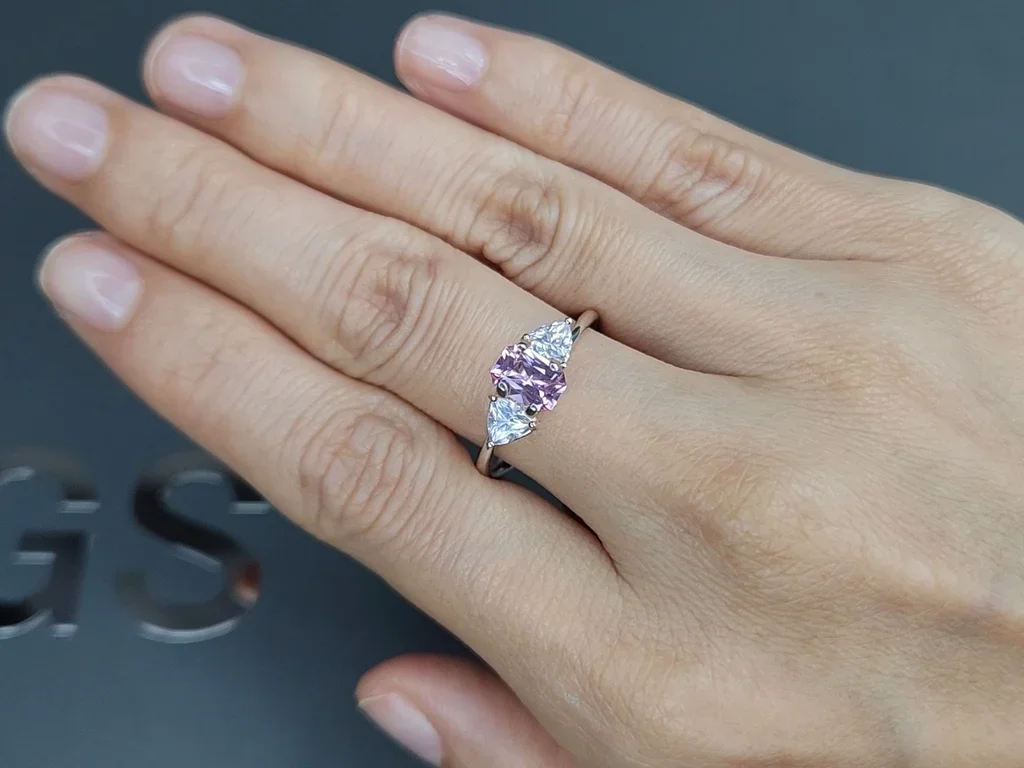 Baby pink sapphire in radiant cut 0.90 carats, Madagascar Image №5