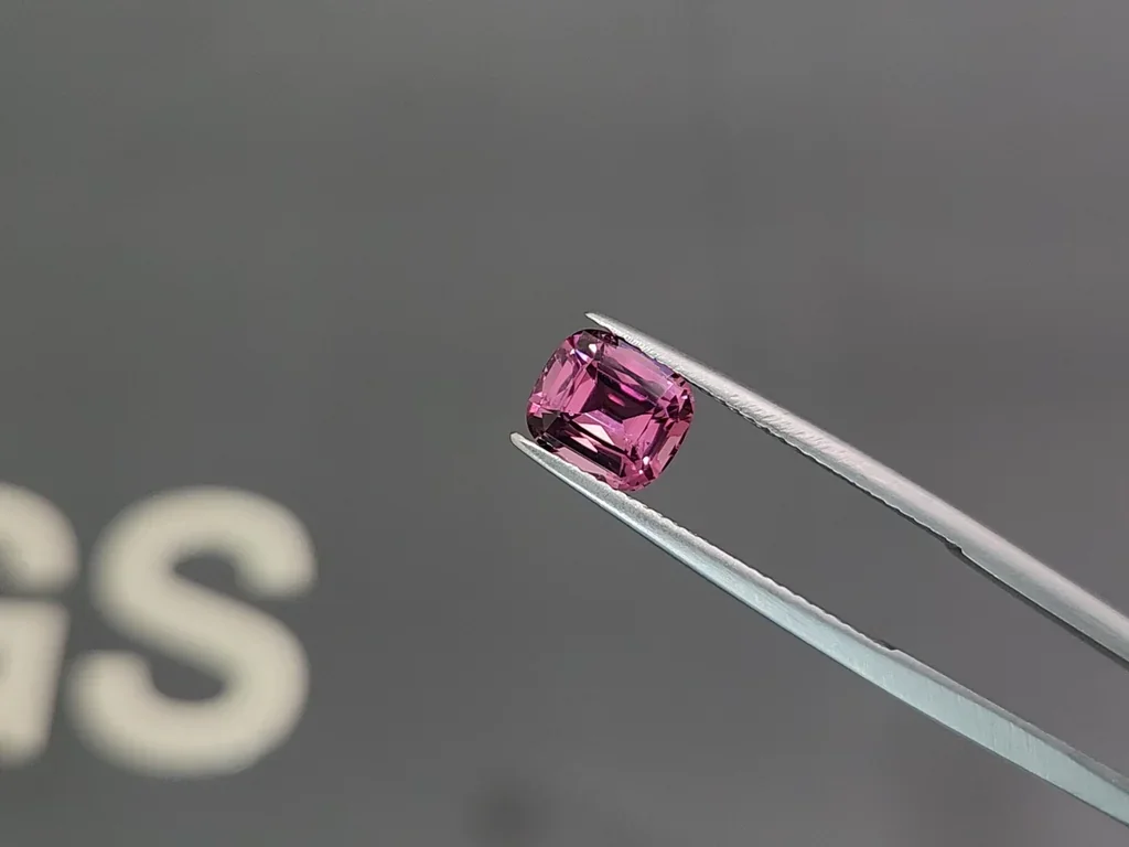 Rhodolite garnet cushion cut 2.09 carats, Tanzania Image №3