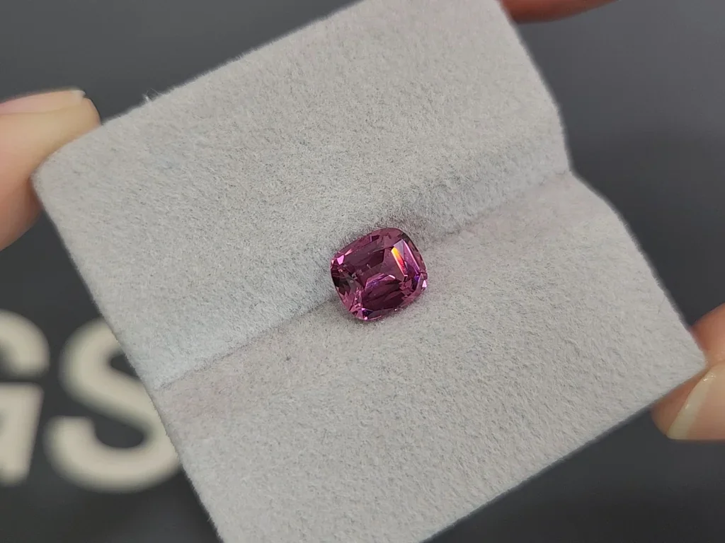 Rhodolite garnet cushion cut 2.09 carats, Tanzania Image №4