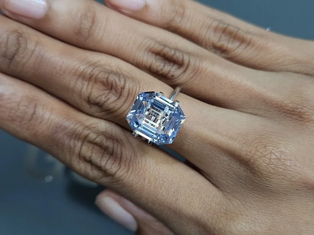 Unheated white saphir octagon cut 10.02 carats, Sri Lanka Image №5