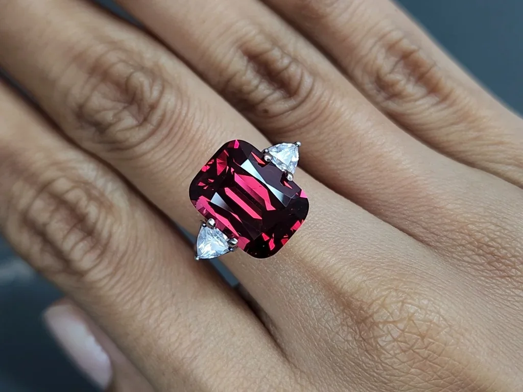 Garnet rhodolite cushion cut 8.68 carats, Africa Image №5