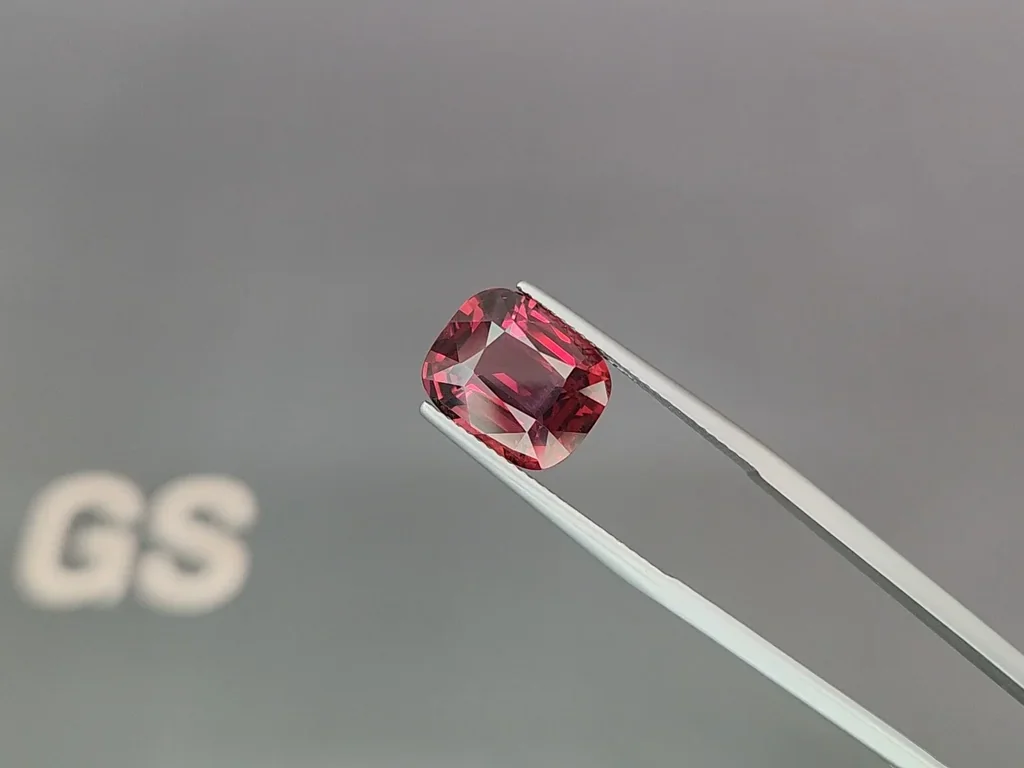 Purple garnet cushion cut 7.90 carats, Africa Image №3