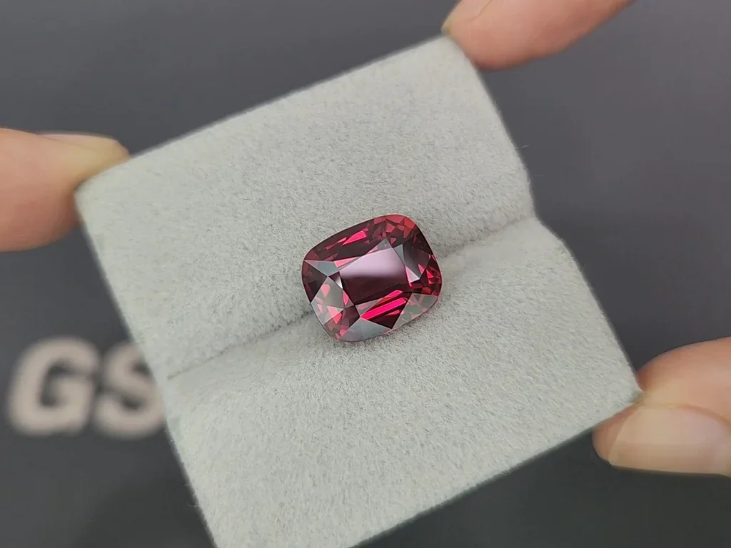 Purple garnet cushion cut 7.90 carats, Africa Image №4