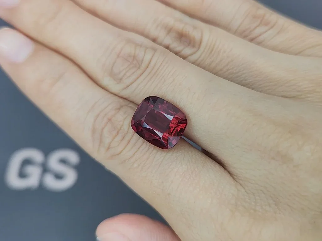 Purple garnet cushion cut 7.90 carats, Africa Image №2