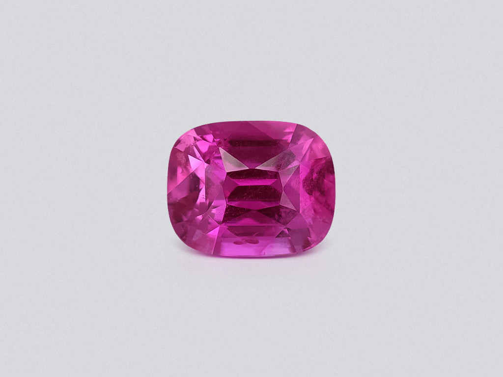 Rare unheated vivid and vibrant pink sapphire in cushion cut 4.01 carats, Madagascar  Image №1