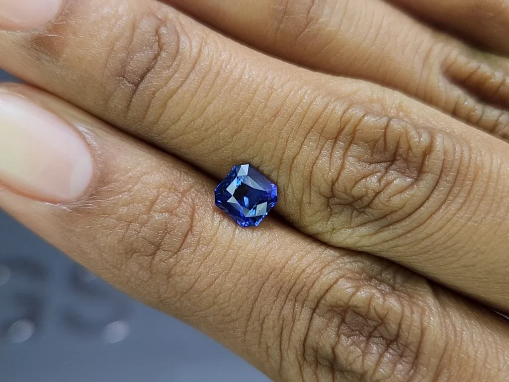 Sapphire Cornflower Blue radiant cut 1.12 carats, Sri Lanka Image №2