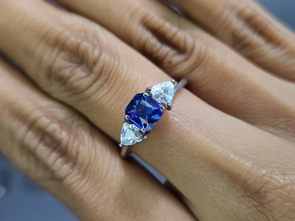 Sapphire Cornflower Blue radiant cut 1.12 carats, Sri Lanka Image №5