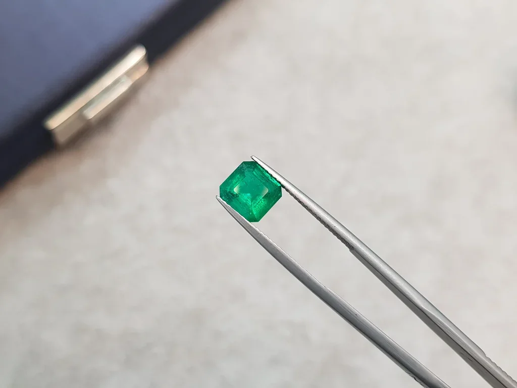 Colombian emerald Muzo Green 1.70 ct Image №3