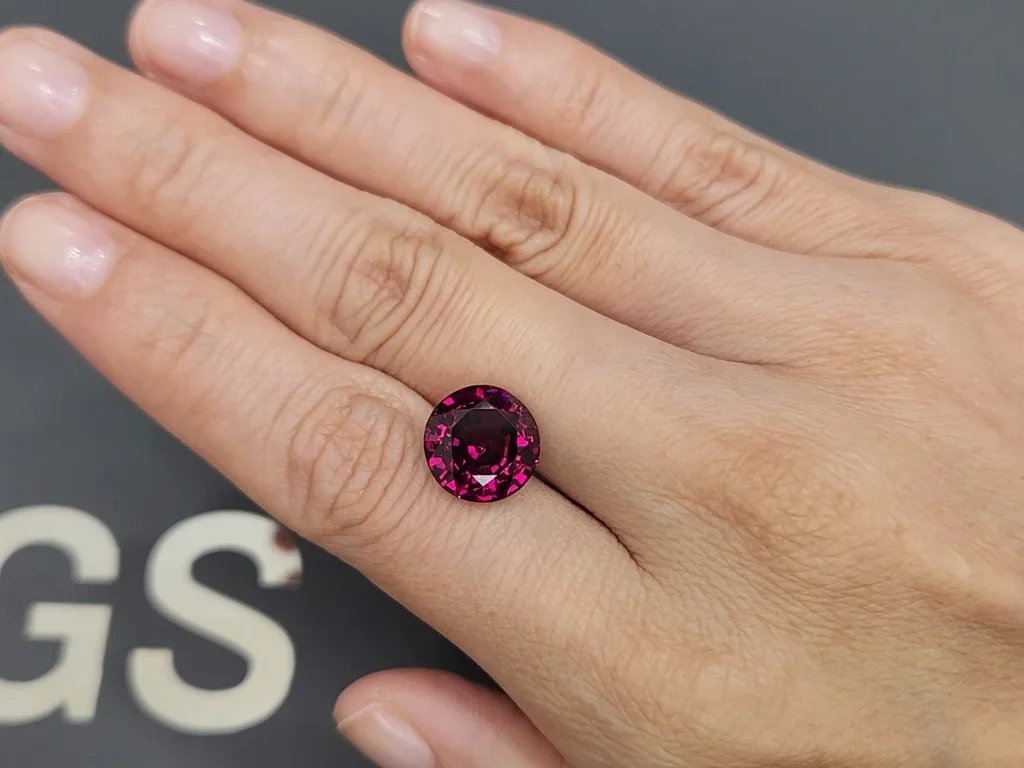 Vivid red rhodolite in round cut 7.54 ct  Image №2