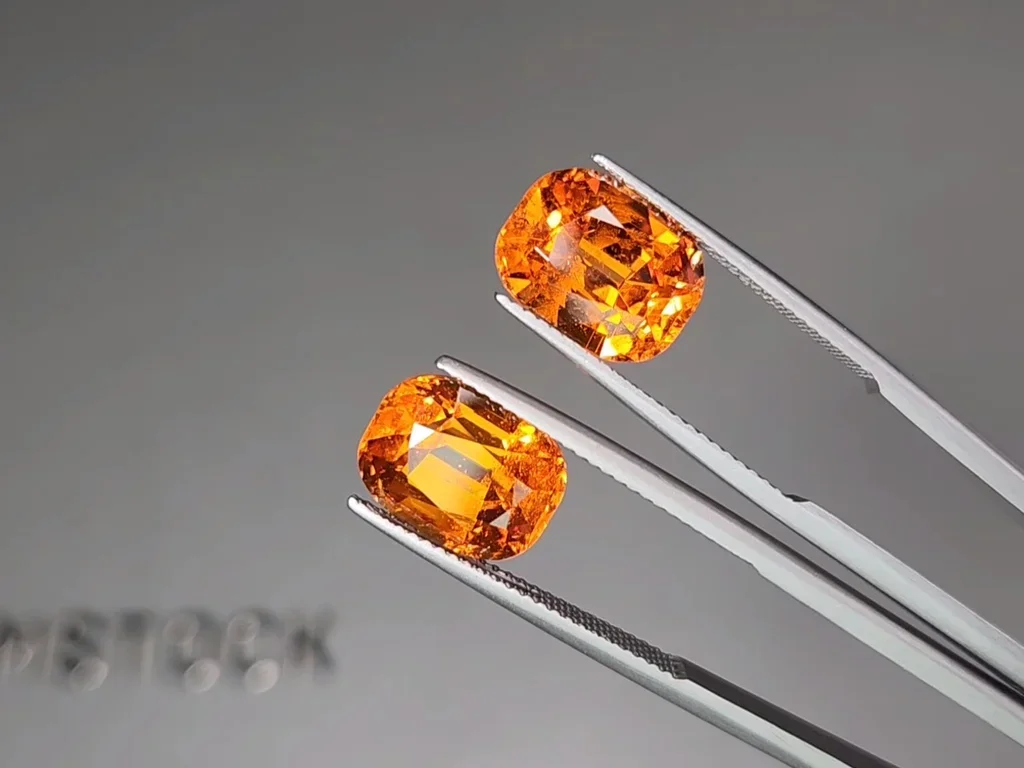 Pair of large cushion cut spessartines 15.09ct, Nigeria Image №3