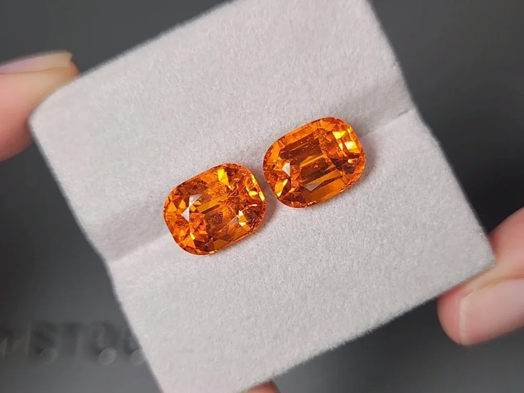 Pair of large cushion cut spessartines 15.09ct, Nigeria Image №4
