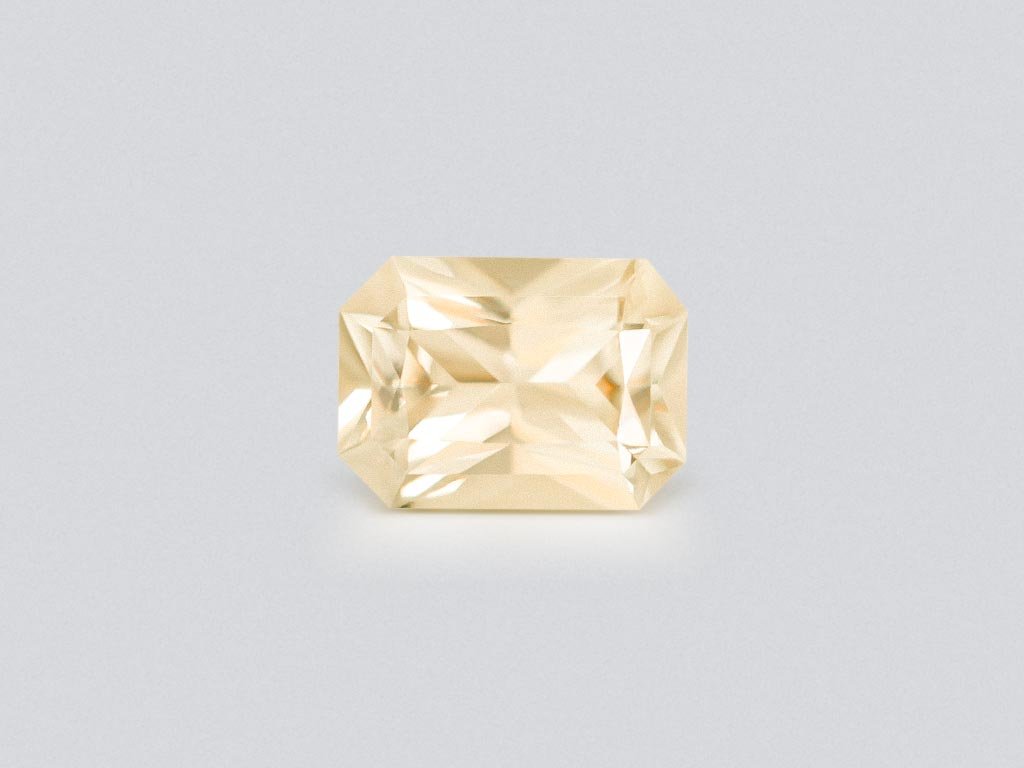 Pastel yellow sapphire in radiant cut 0.98 carats, Madagascar  Image №1