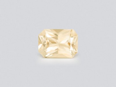 Pastel yellow sapphire in radiant cut 0.98 carats, Madagascar  photo