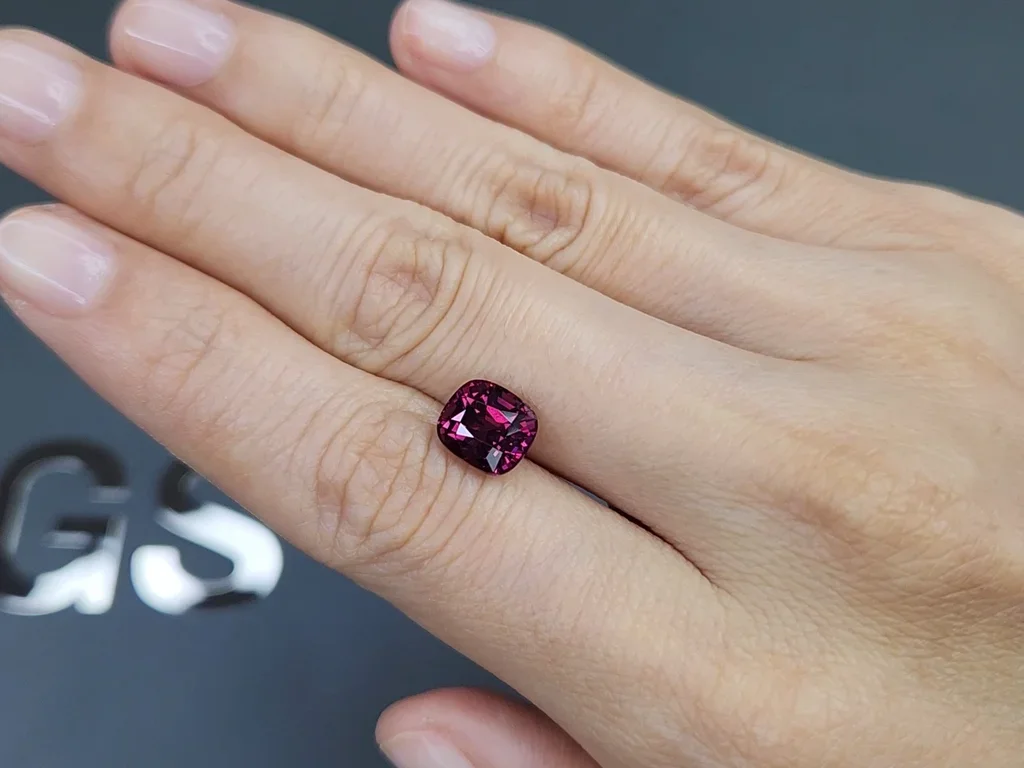Cushion cut rhodolite garnet 3.23 garats, Tanzania Image №2