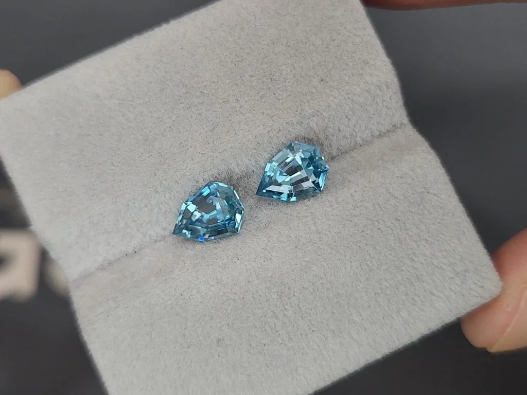 Pair of blue zircons in fancy cut 3.30 carats, Cambodia  Image №4
