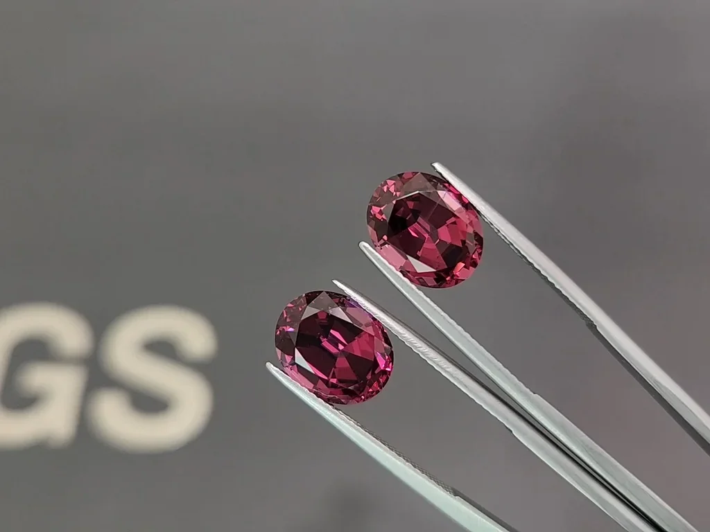 Pair of purple rhodolite oval cut 10.27 carats, Tanzania Image №3