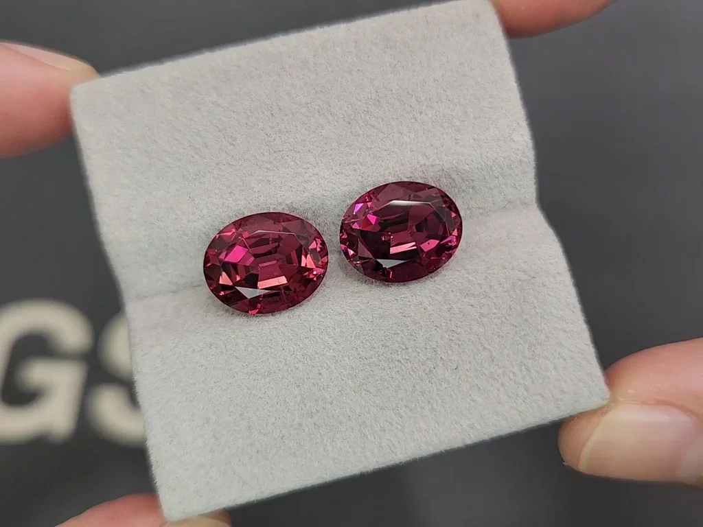 Pair of purple rhodolite oval cut 10.27 carats, Tanzania Image №4
