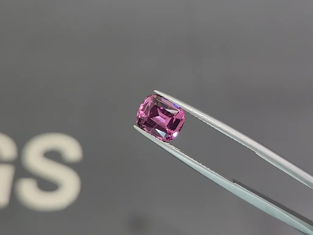 Rhodolite garnet cushion cut 2.53 carats, Tanzania Image №3