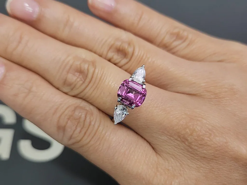 Rhodolite garnet cushion cut 2.53 carats, Tanzania Image №5