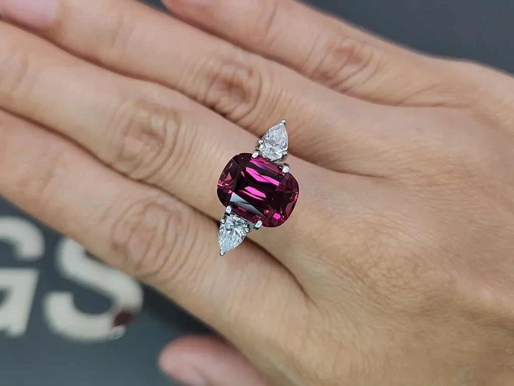 Garnet rhodolite cushion cut 6.82 carats, Tanzania Image №5