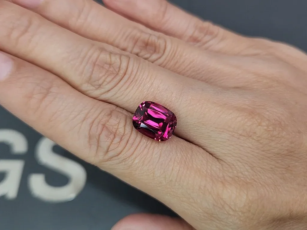 Garnet rhodolite cushion cut 6.82 carats, Tanzania Image №2