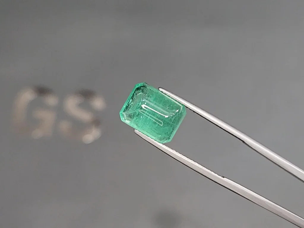 Emerald sugarloaf cut 6.64 carats, Russia Image №3