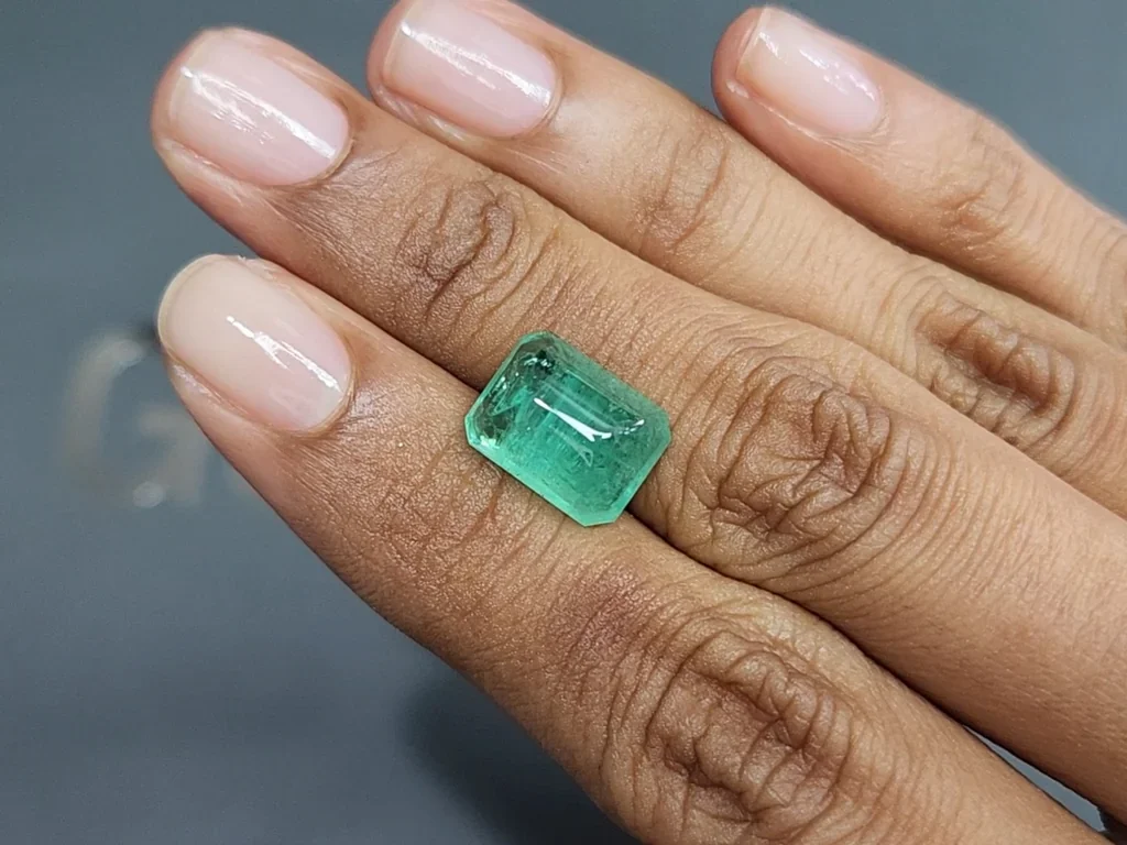 Emerald sugarloaf cut 6.64 carats, Russia Image №2