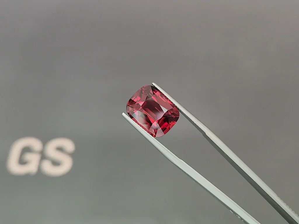 Purple garnet cushion cut 10.42 carats, Africa Image №3