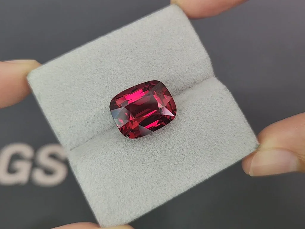 Purple garnet cushion cut 10.42 carats, Africa Image №4