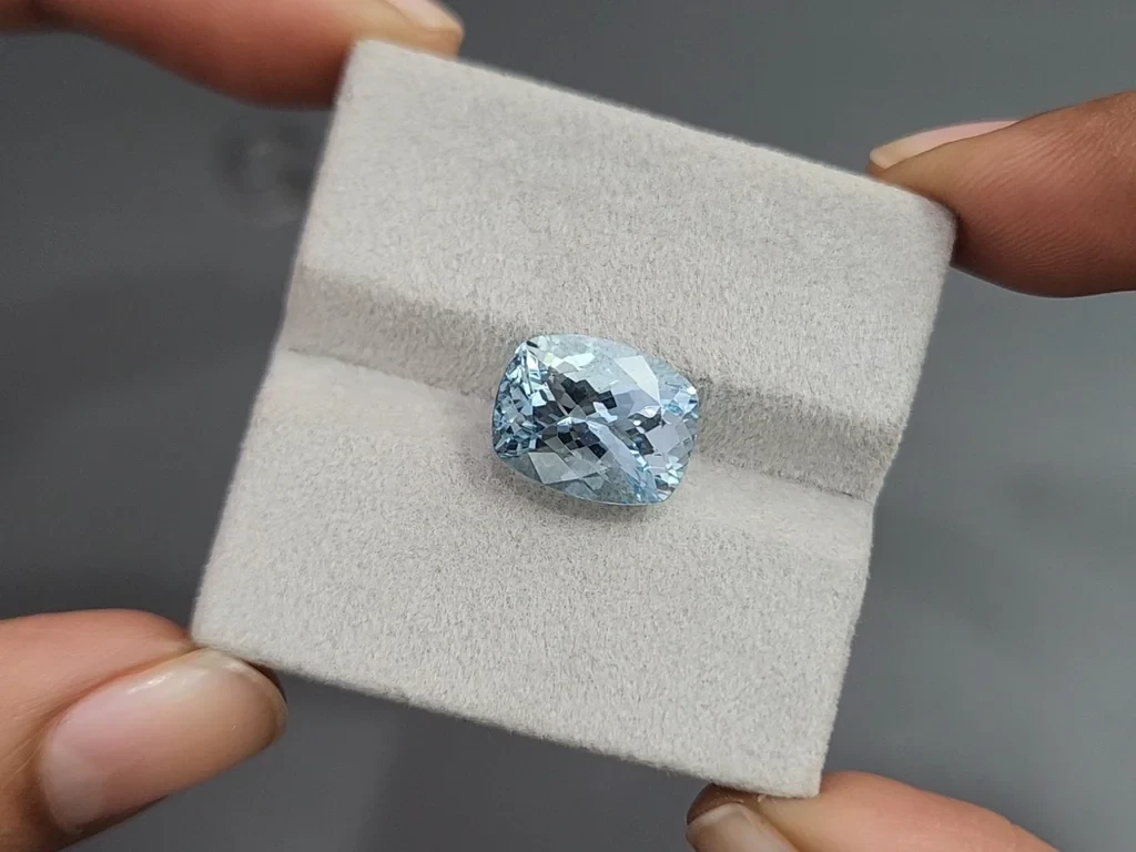 Aquamarine cushion cut 6.38 carats, Madagascar  Image №4