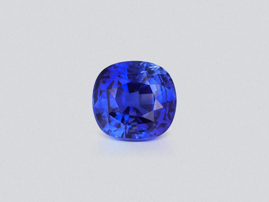 Royal Blue sapphire in cushion cut 4.18 carats, Sri Lanka  Image №1