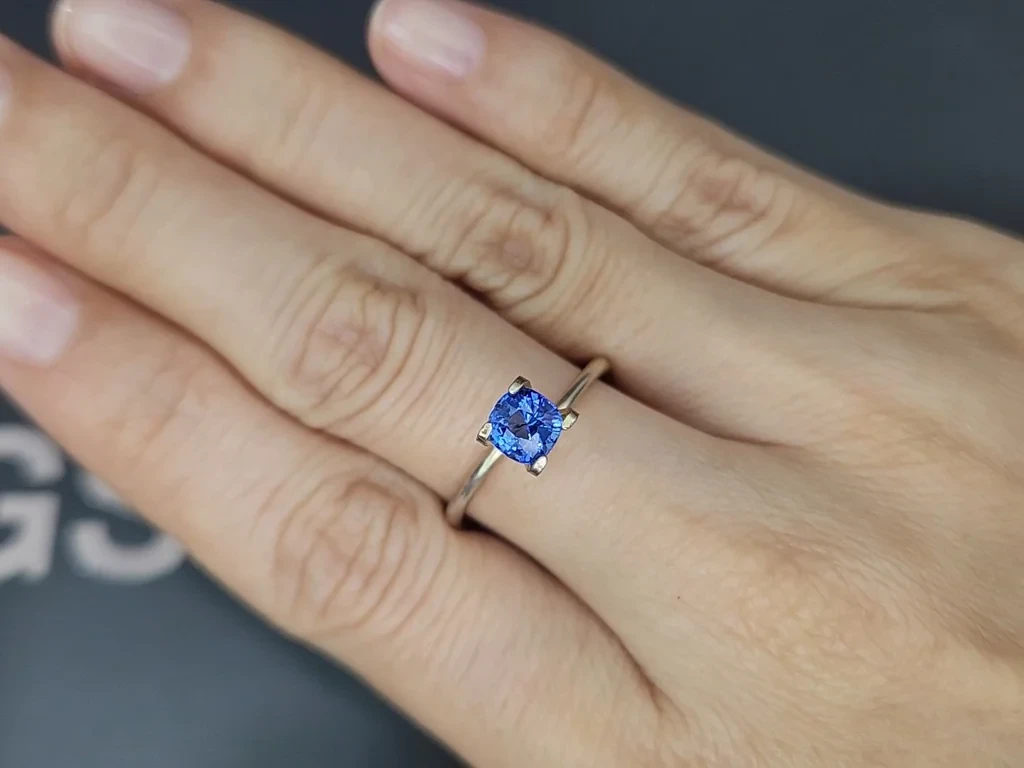 Sapphire Royal Blue cushion cut 0.92 carats, Sri Lanka  Image №5