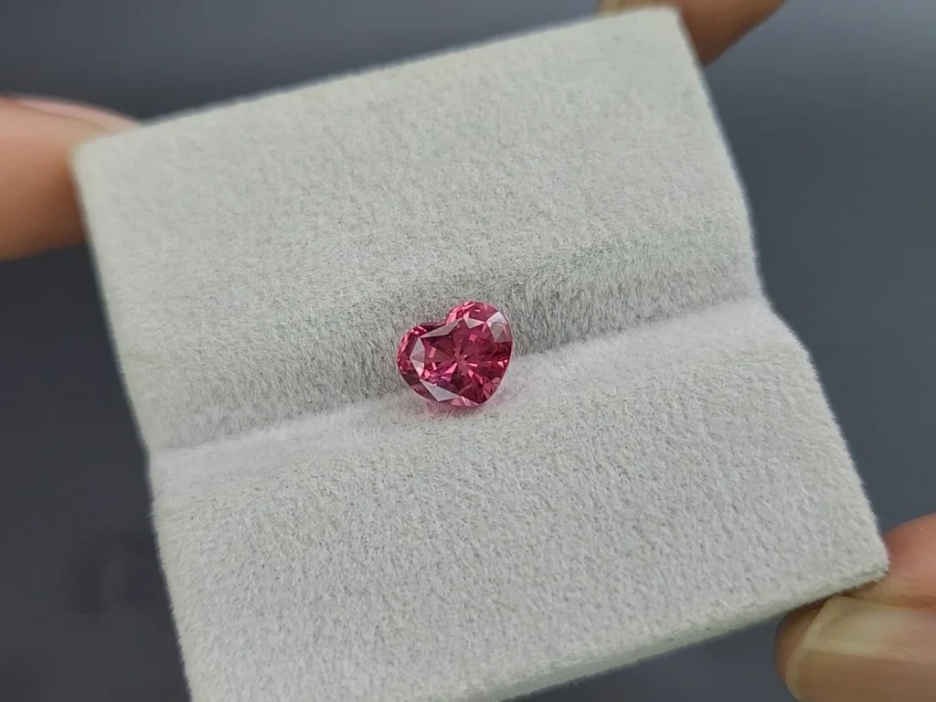 Pink spinel Mahenge heart shape 1.63 carats, Tanzania Image №4