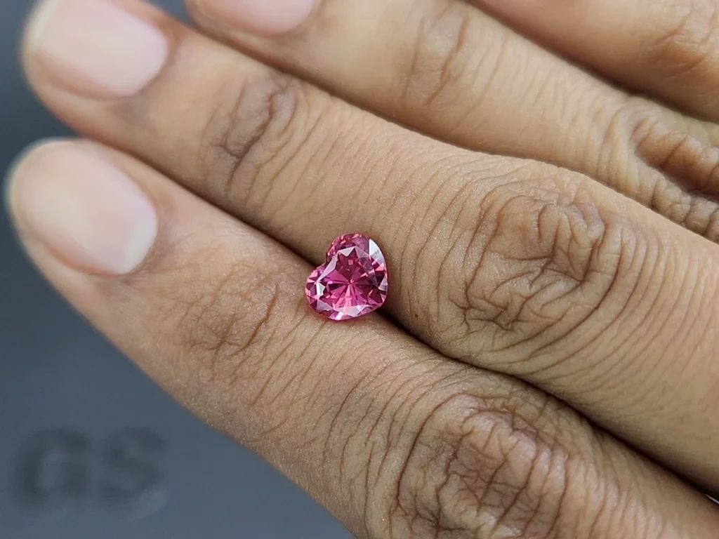 Pink spinel Mahenge heart shape 1.63 carats, Tanzania Image №2