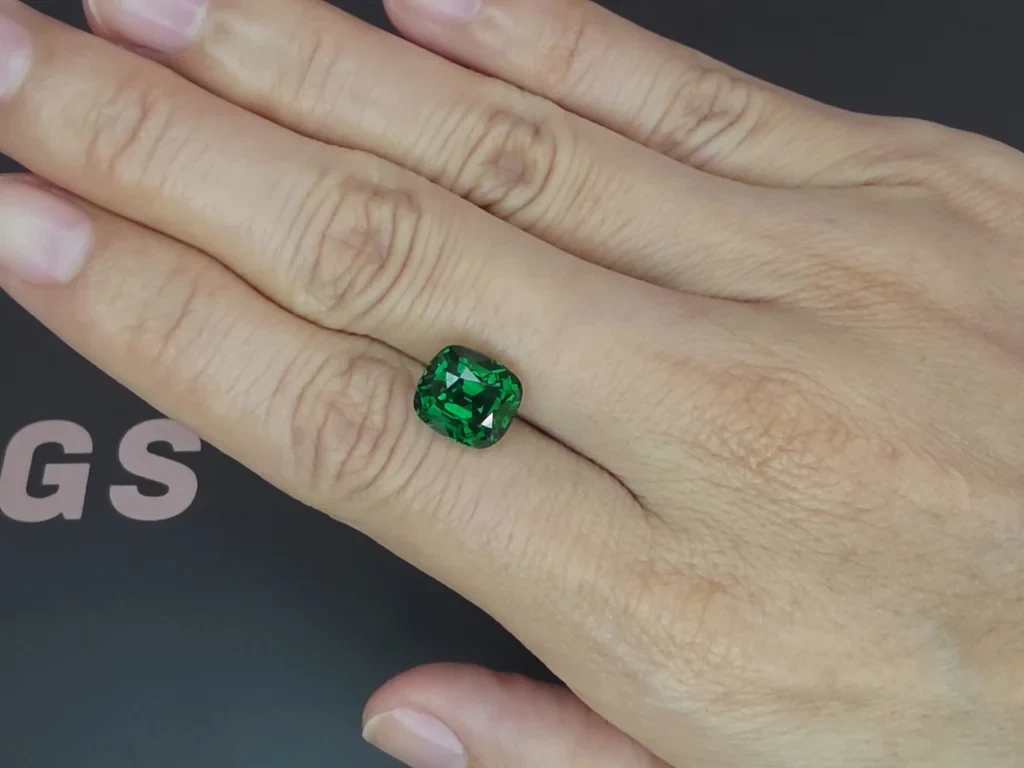 Tsavorite garnet cushion cut 5.05 carats, Tanzania Image №2