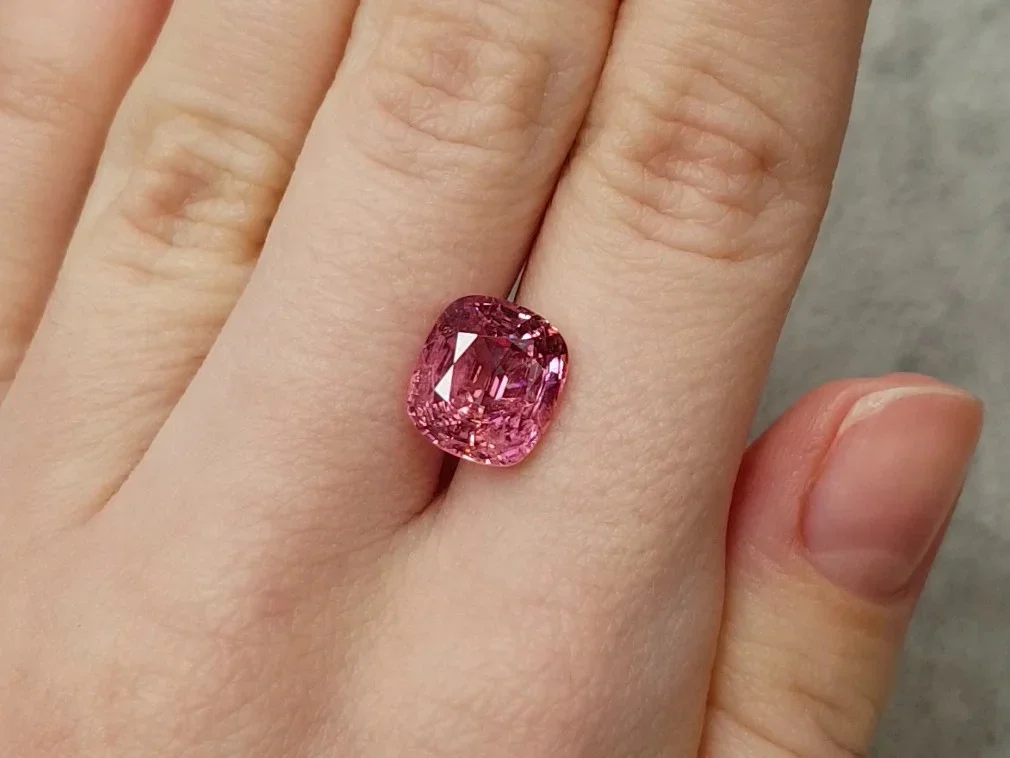 Cushion cut orange-pink spinel 4.00 ct, Burma Image №2