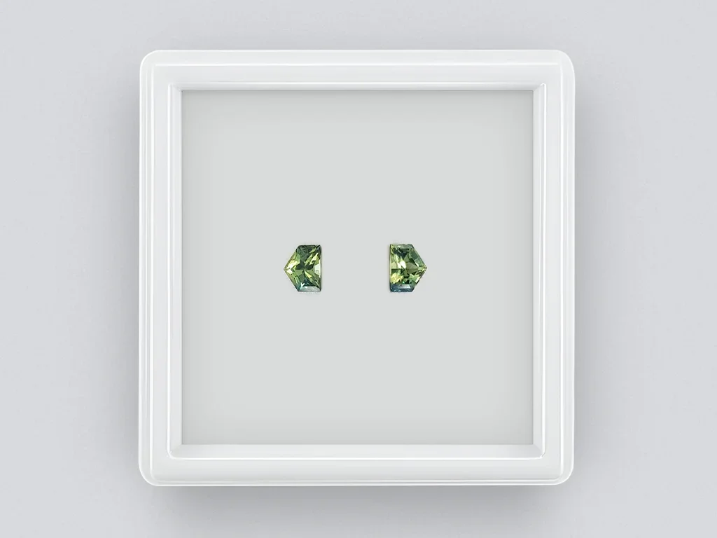 Pair of unheated blue-green sapphires 0.92 ct, Madagascar Image №1