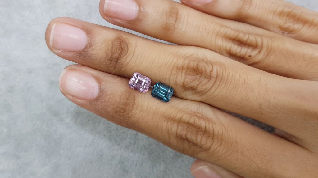 Pair of blue-green and pink spinels in cushion cut 2.95 ct, Burma Image №2